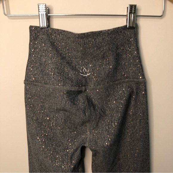 BEYOND YOGA Alloy Ombre Speckled Midi Leggings Size XS - Picture 9 of 15
